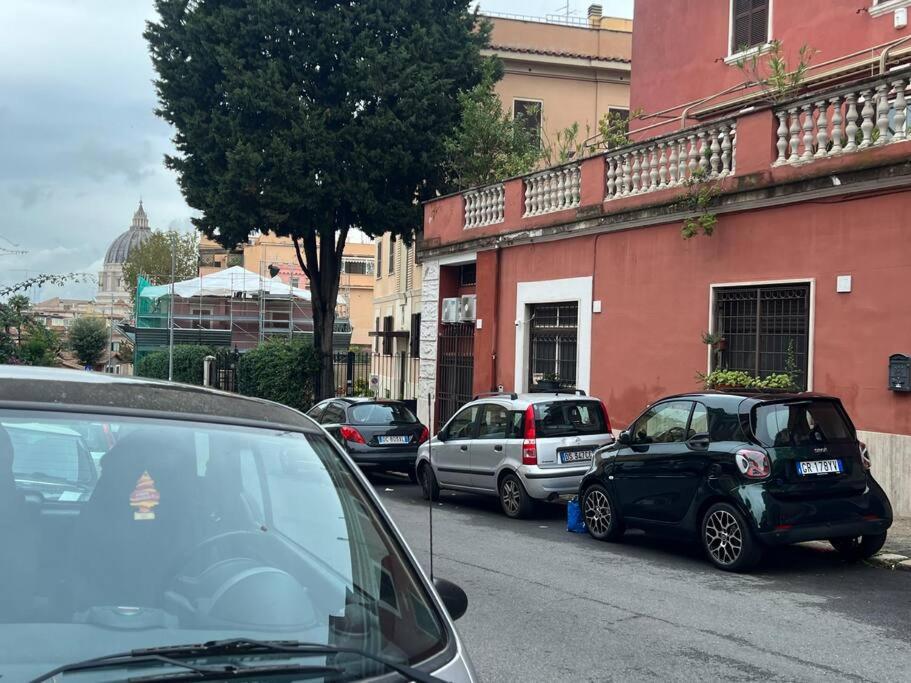 Hyaline St Peter House Roma
