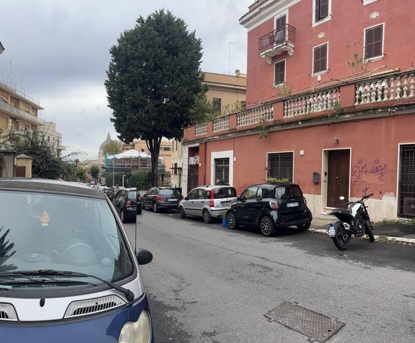 Hyaline St Peter House Roma